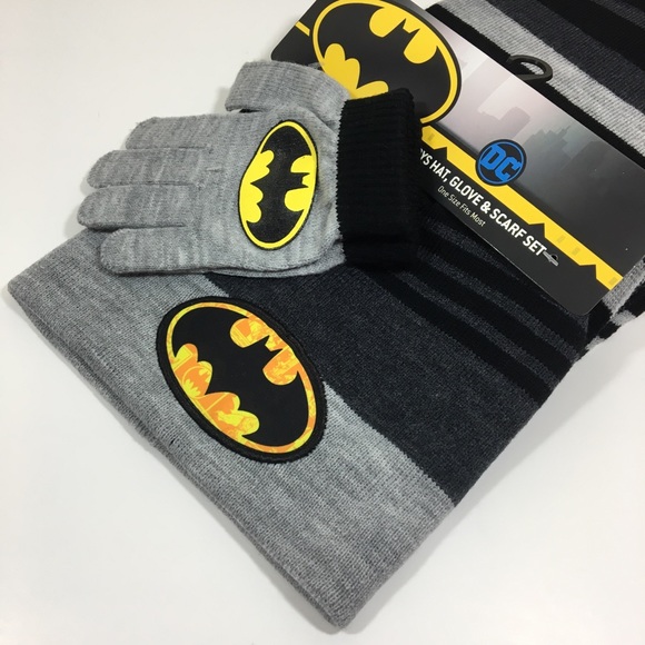 3 Pc Batman Set Scarf Beanie Gloves - Picture 1 of 3